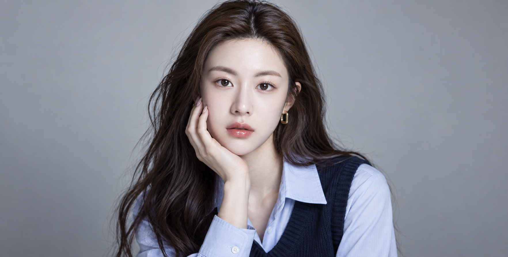 韓国人成人女性の超写実的な美容ファッションポートレート