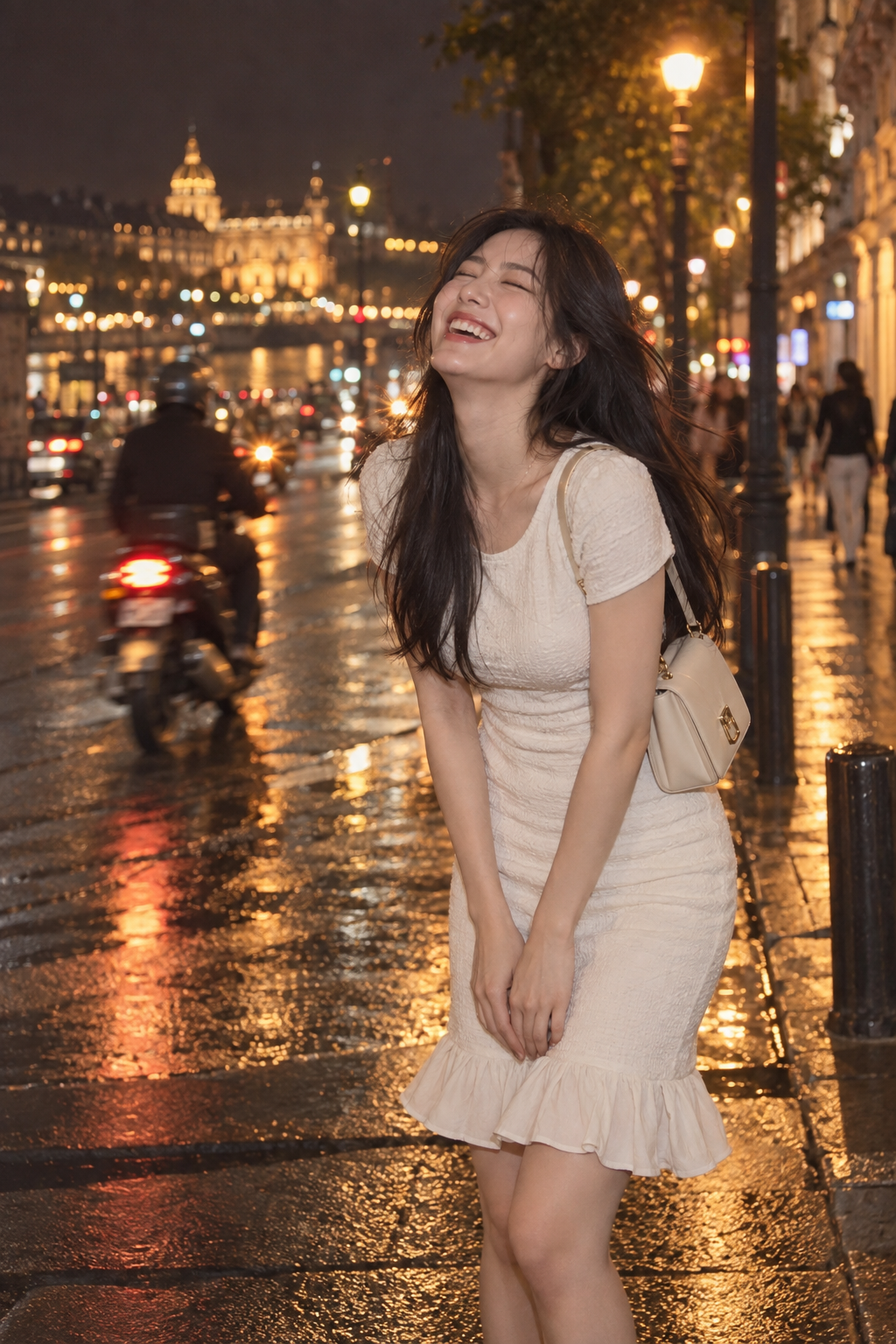 夜の街角で笑う白いフリルスカートの女性ポートレート