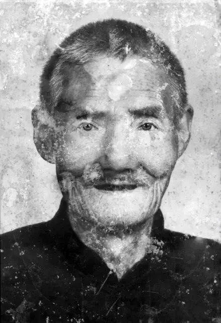 Old photo restoration for multiple people full body