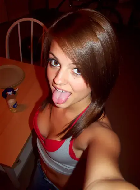 Amateur Selfies v2