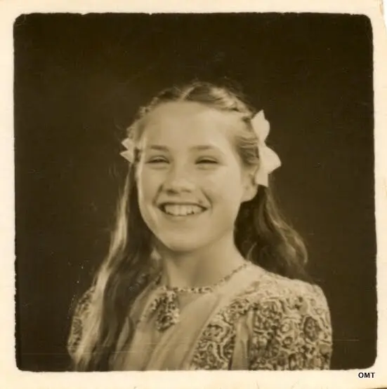 Super restoration and recolor Photo